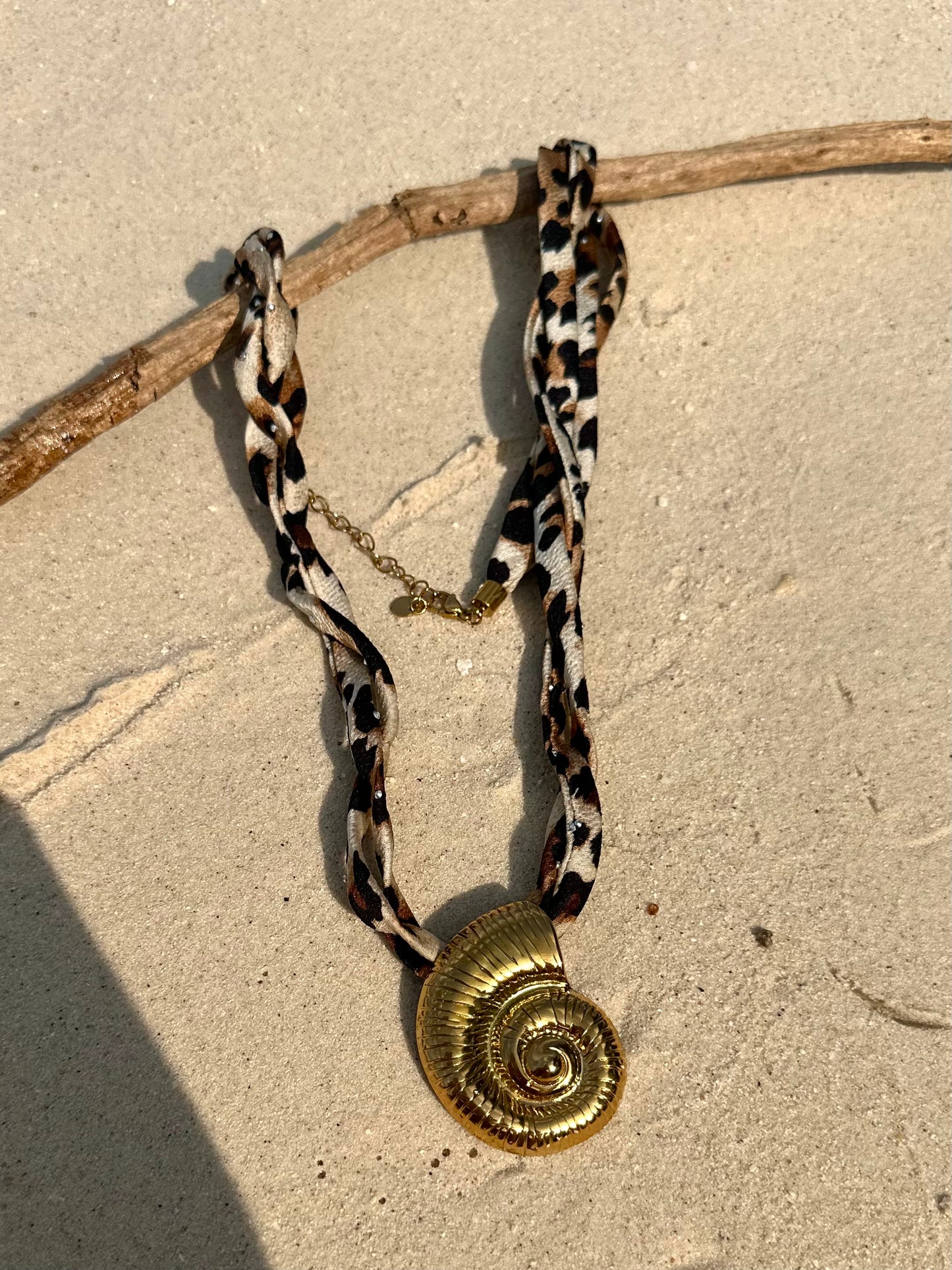 Collar Izaro