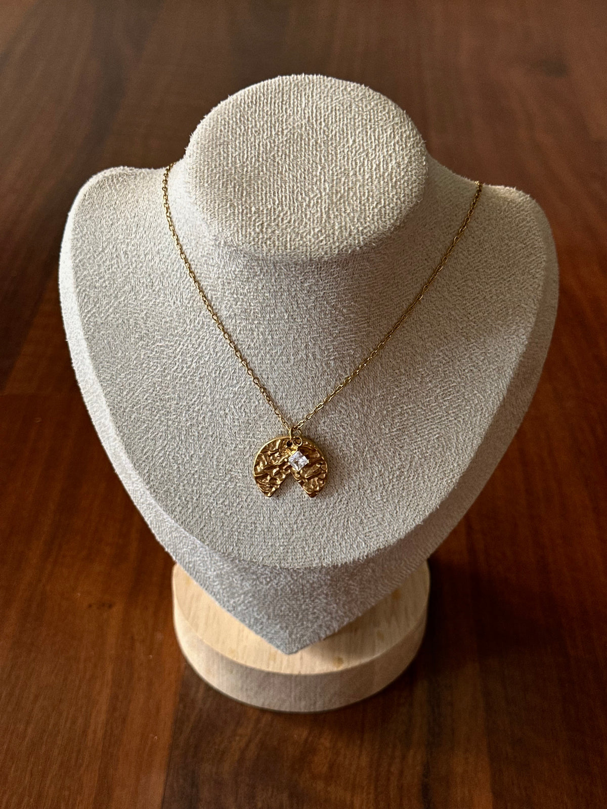 Collar Éter