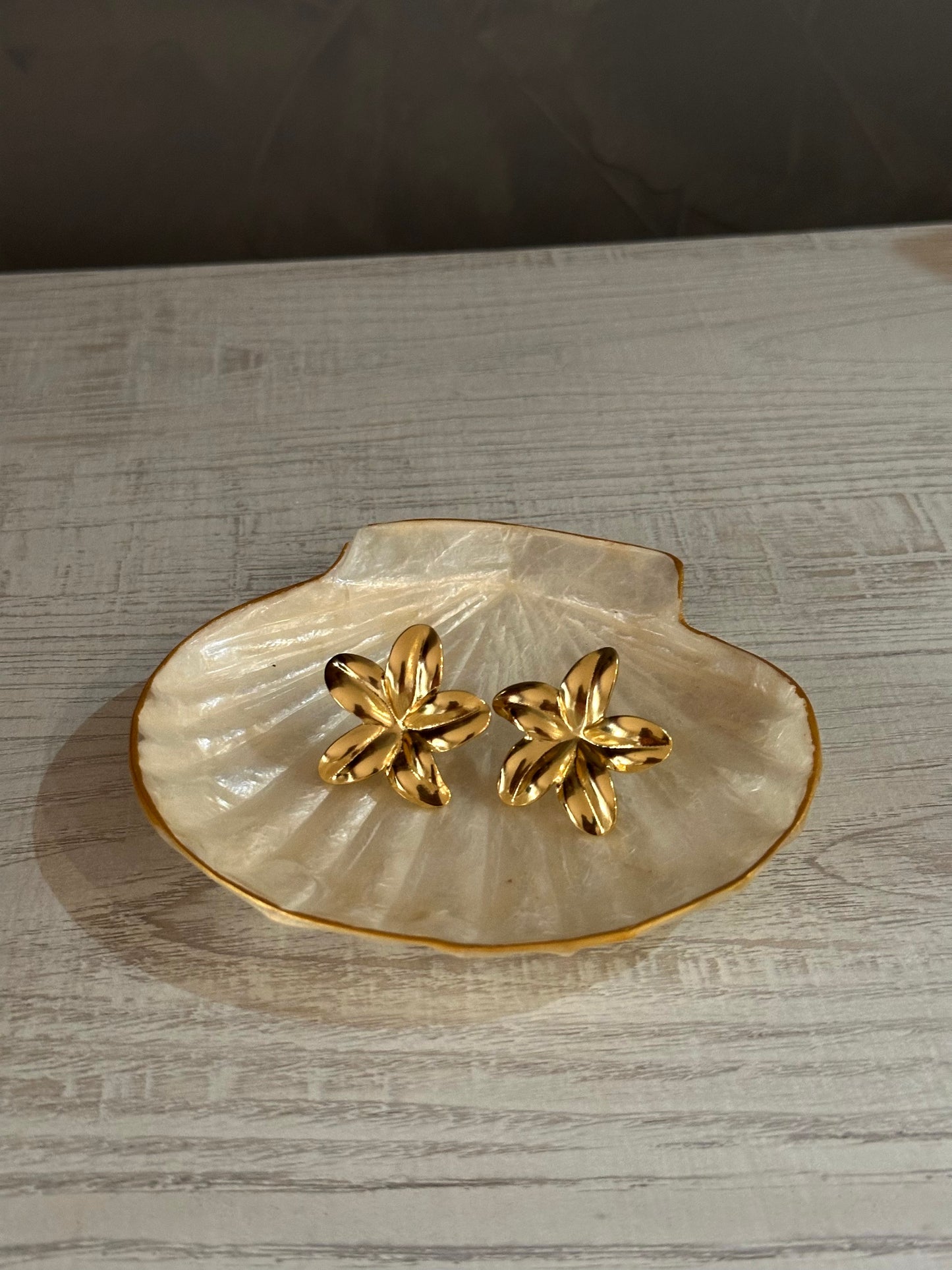 Pendientes Flor Dorada