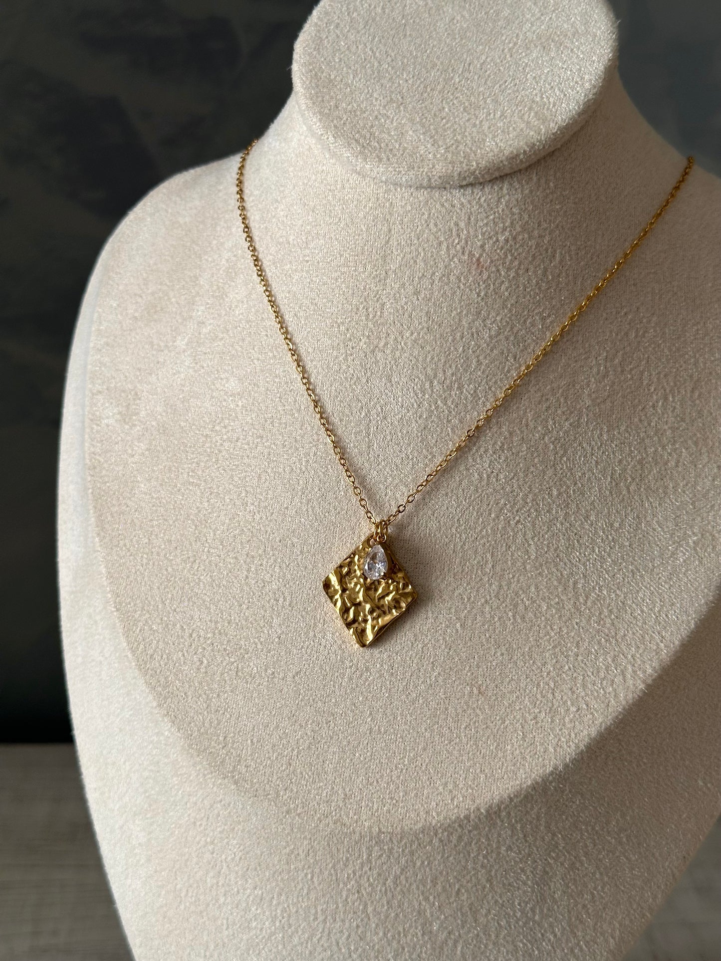 Collar Elegancia Pura